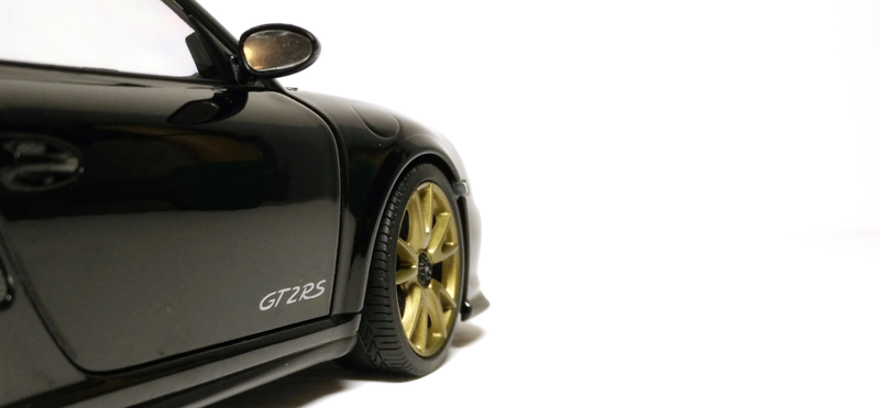 Illustration for article titled Porsche 911 GT2 RS by Minichamps